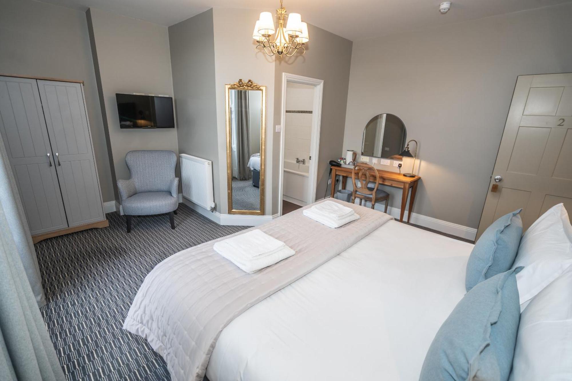 The Lazy Goose - Coffee House & Bedrooms Bed and breakfast