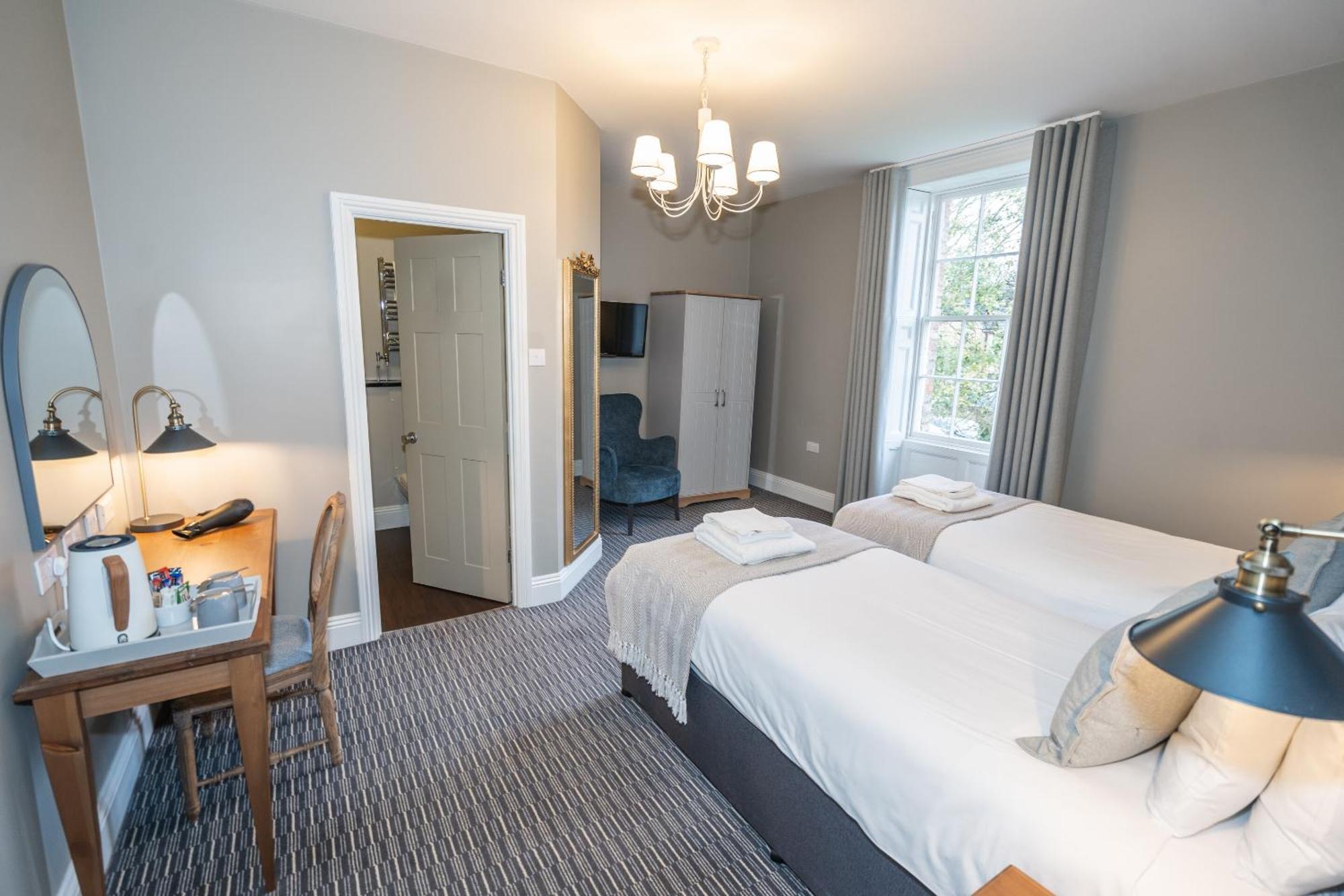 The Lazy Goose - Coffee House & Bedrooms Bed and breakfast